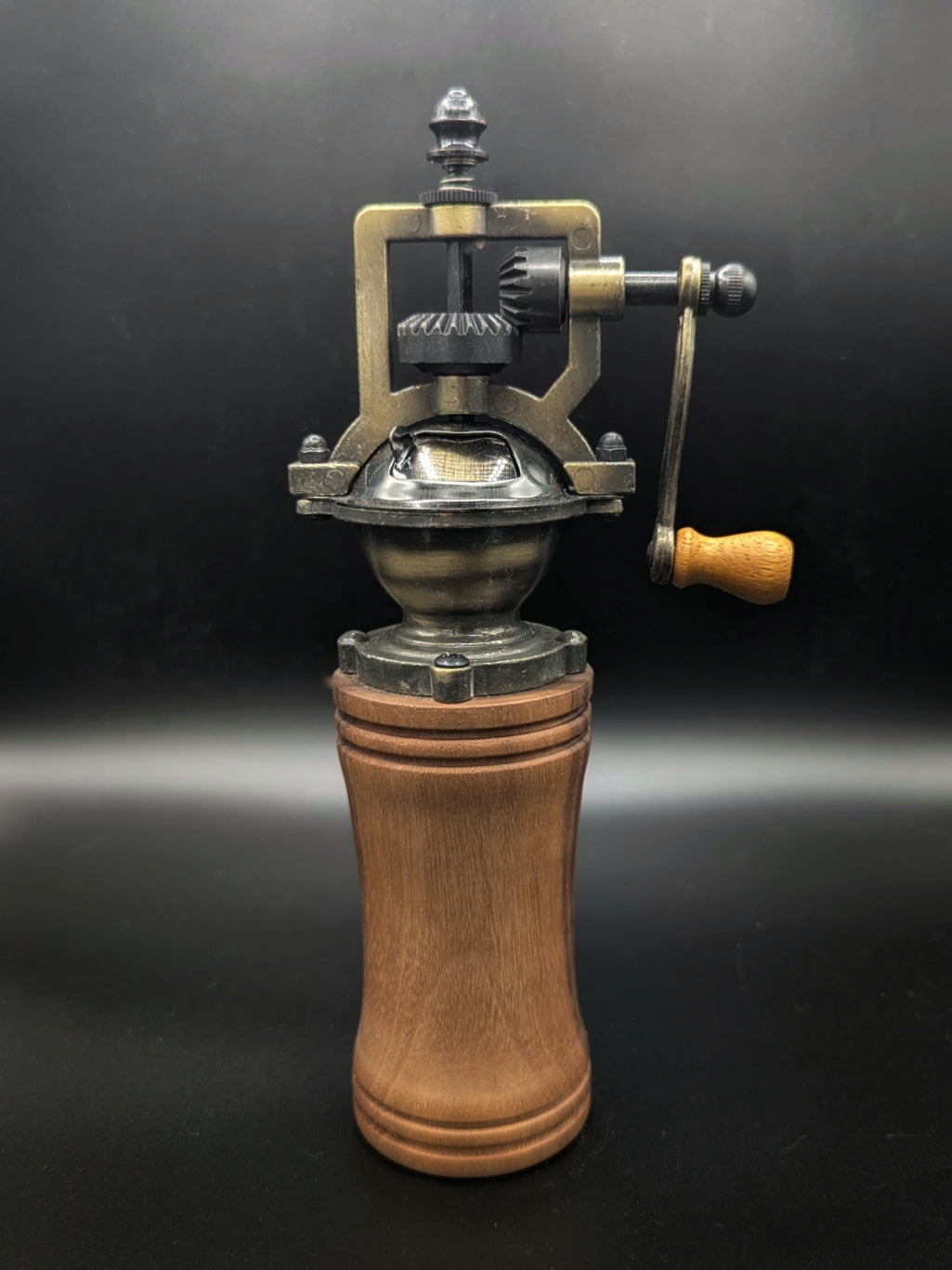 Antique style pepper mill
