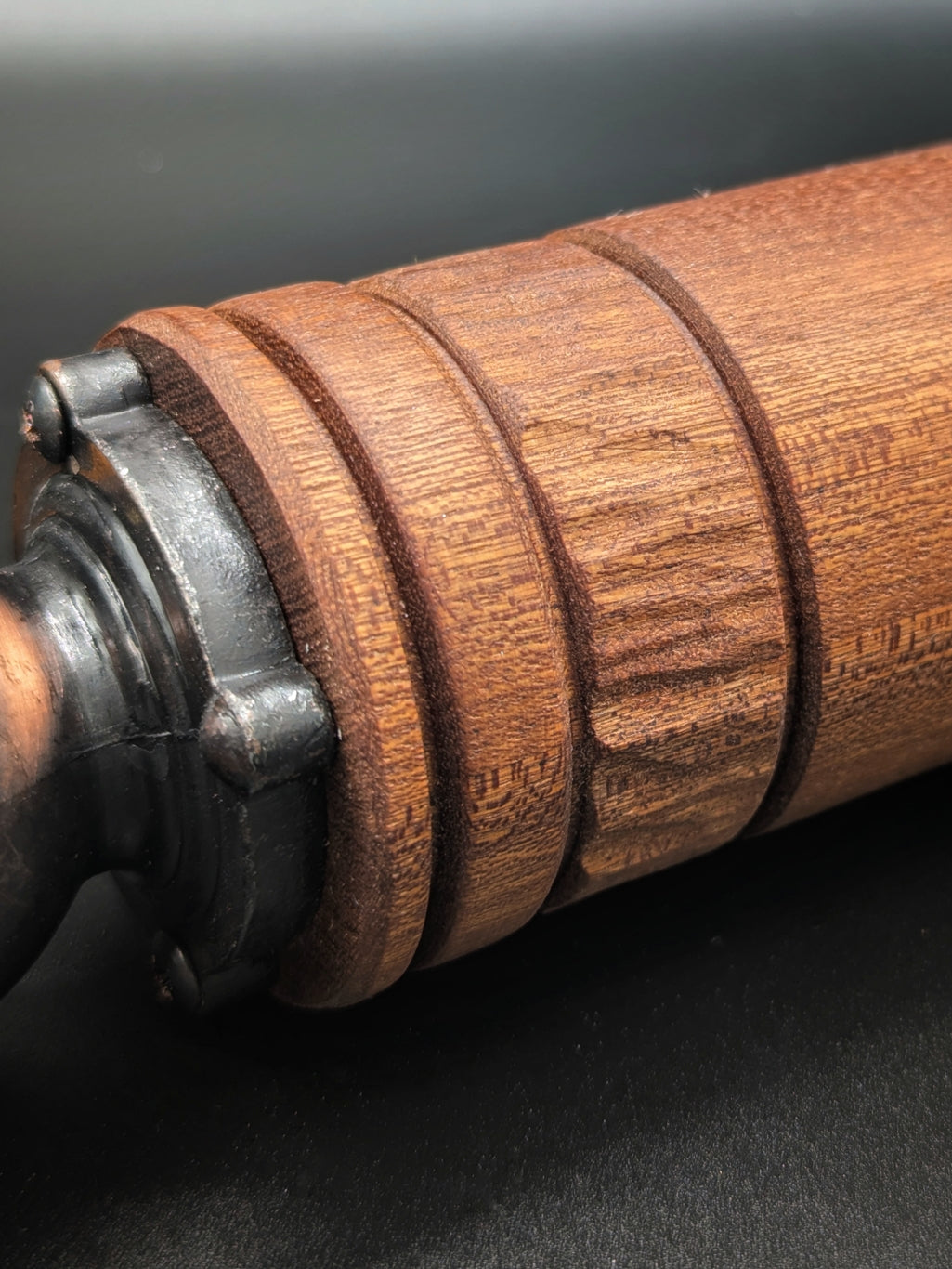 Antique style pepper mill